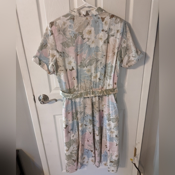 Vintage Floral Pastel Dress - Picture 3 of 10
